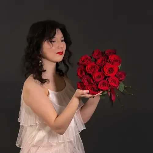 Букет из 15 красных роз