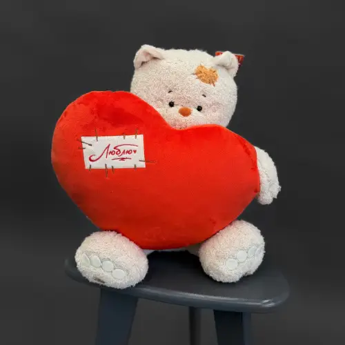 Мягкая игрушка Кошка Мэри в алом платье с сердцем подушкой алой