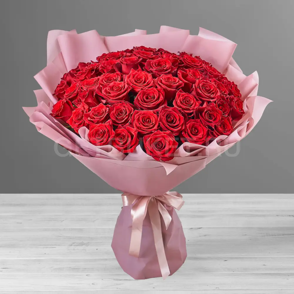 206145 Букет из 51 красных роз в упаковке